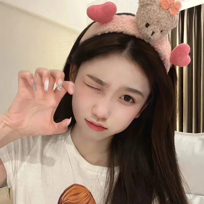 校园实拍：老艺术家孙女走后门进组，被批炫富